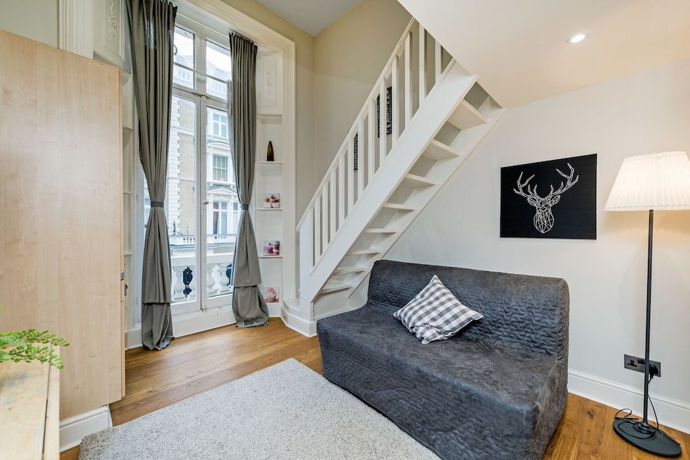 undefined 12 43 Clanricarde Gardens