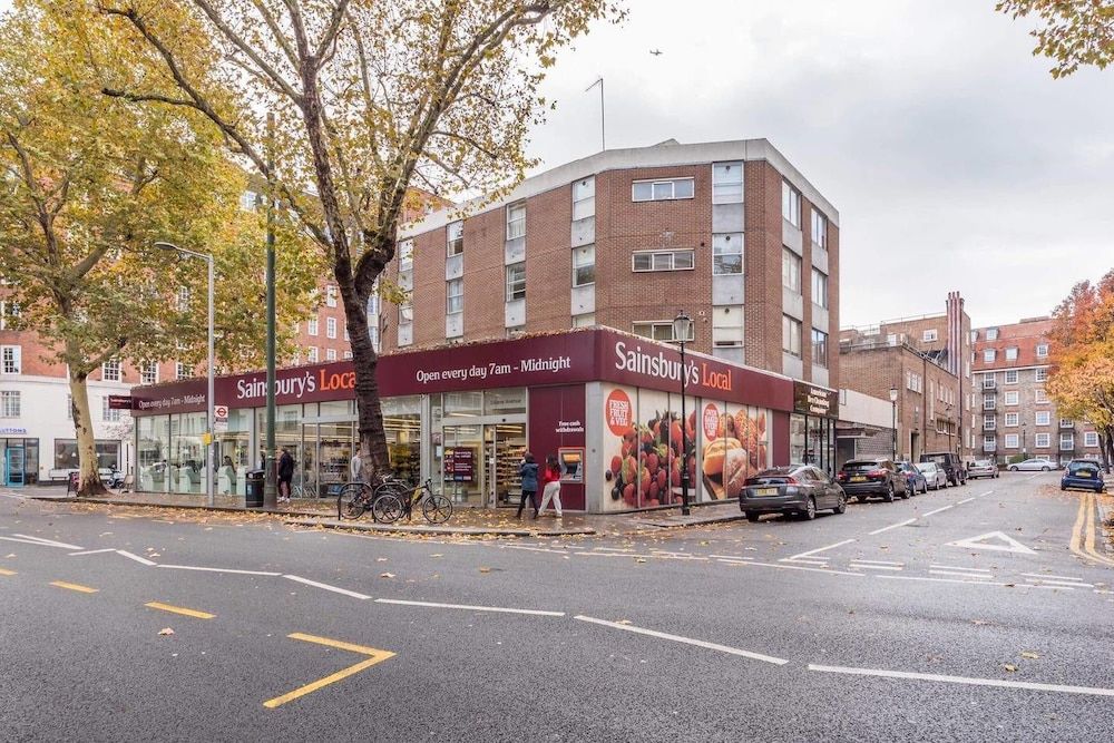 undefined Cozy & Stylish Apartment in Chelsea 3