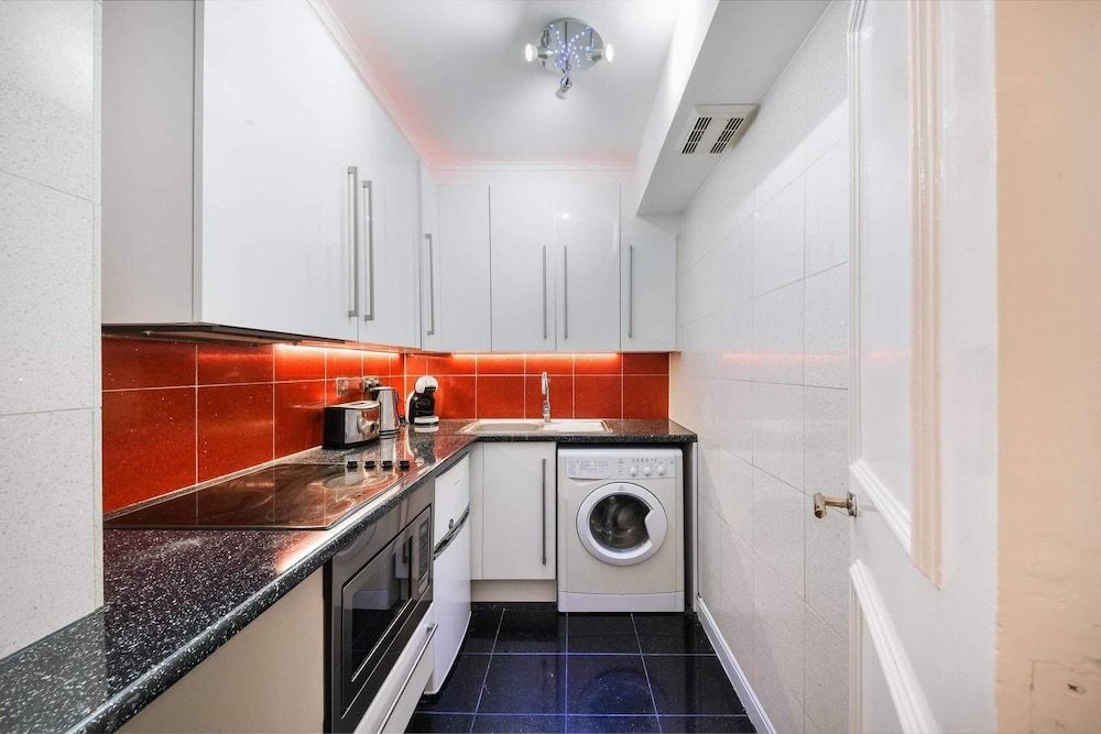 undefined Cozy & Stylish Apartment in Chelsea 7