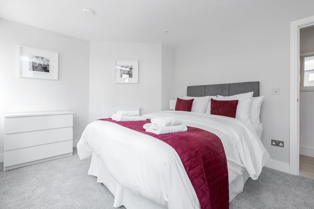 Roomspace Apartments -Walpole Court Apartment, 3 Bedrooms 8