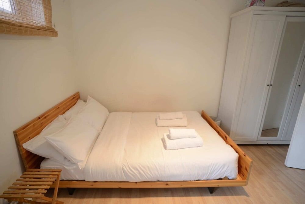 undefined Bright & Spacious Studio Flat in SE8