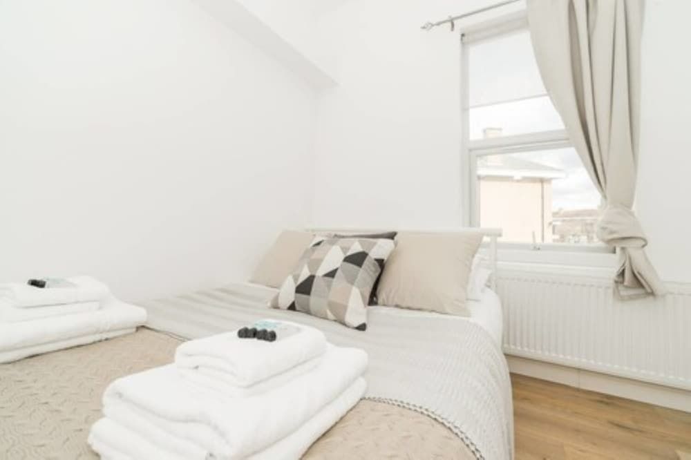 undefined PML Apartments Edgware Road 7