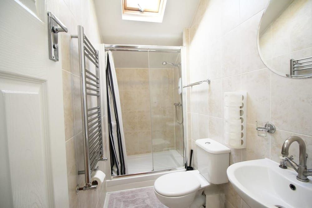 Flexistay Hillbrook Double Room, Ensuite 2