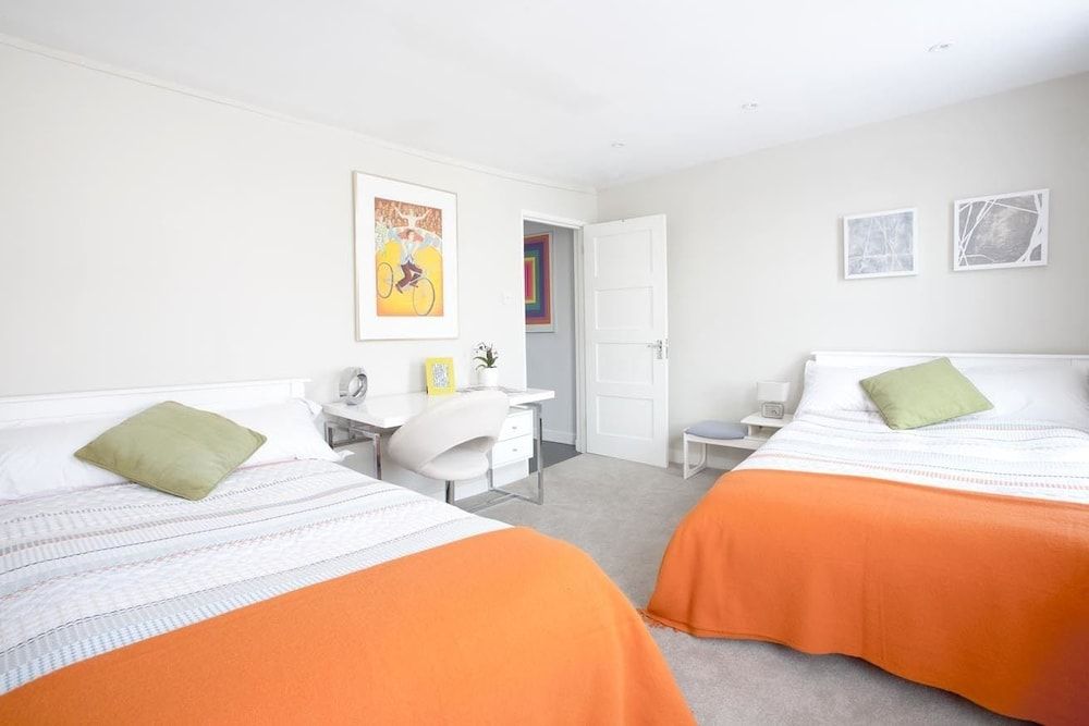 undefined Central Apartment with Wifi 2