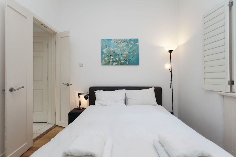 undefined Old Brompton 1 Charming Atmosphere 4