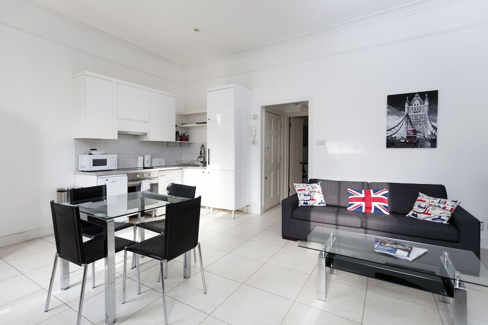 undefined Old Brompton 1 Charming Atmosphere 8