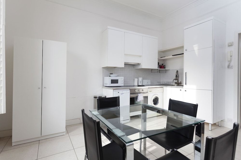 undefined Old Brompton 1 Charming Atmosphere 6