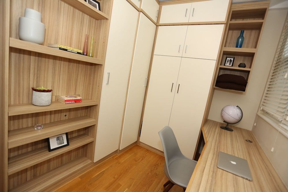 3 Beds 2 Baths Penthouse House, 3 Bedrooms 6