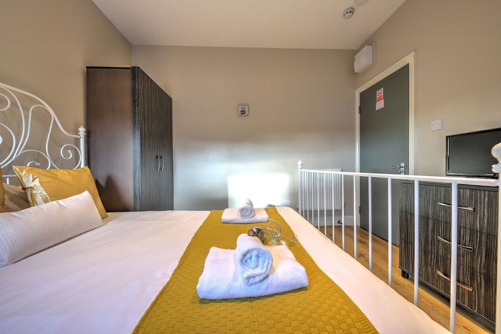 undefined CJ8 Medium Studio 7