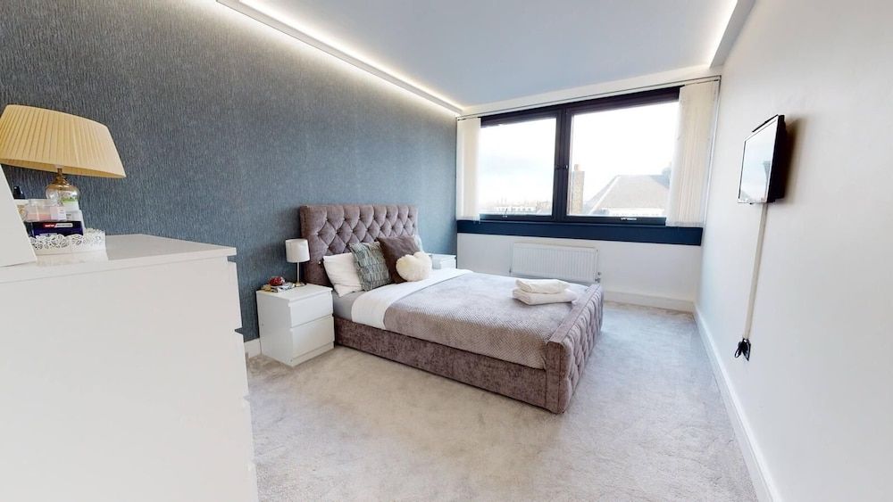 26 Penge House Luxury Apartment, Multiple Beds, City View 2