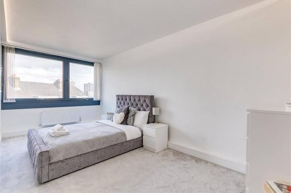 26 Penge House Luxury Apartment, Multiple Beds, City View 3