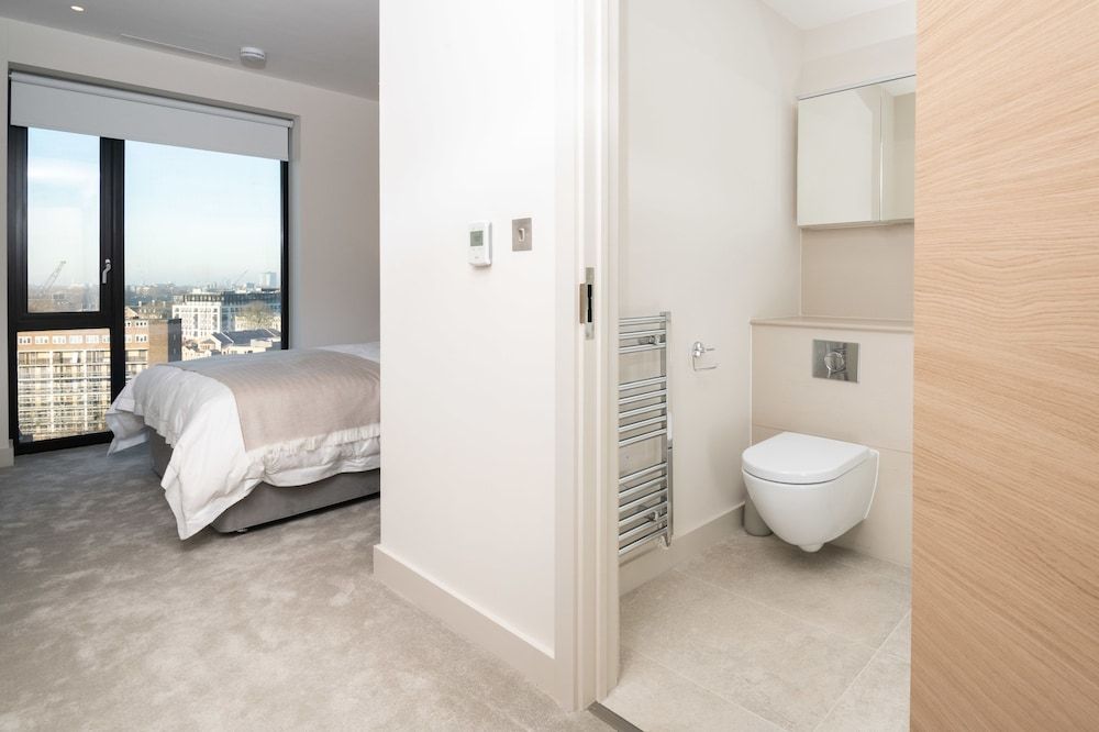 Modern Family Home close to Victoria Station Apartment (2 Bedrooms) 22