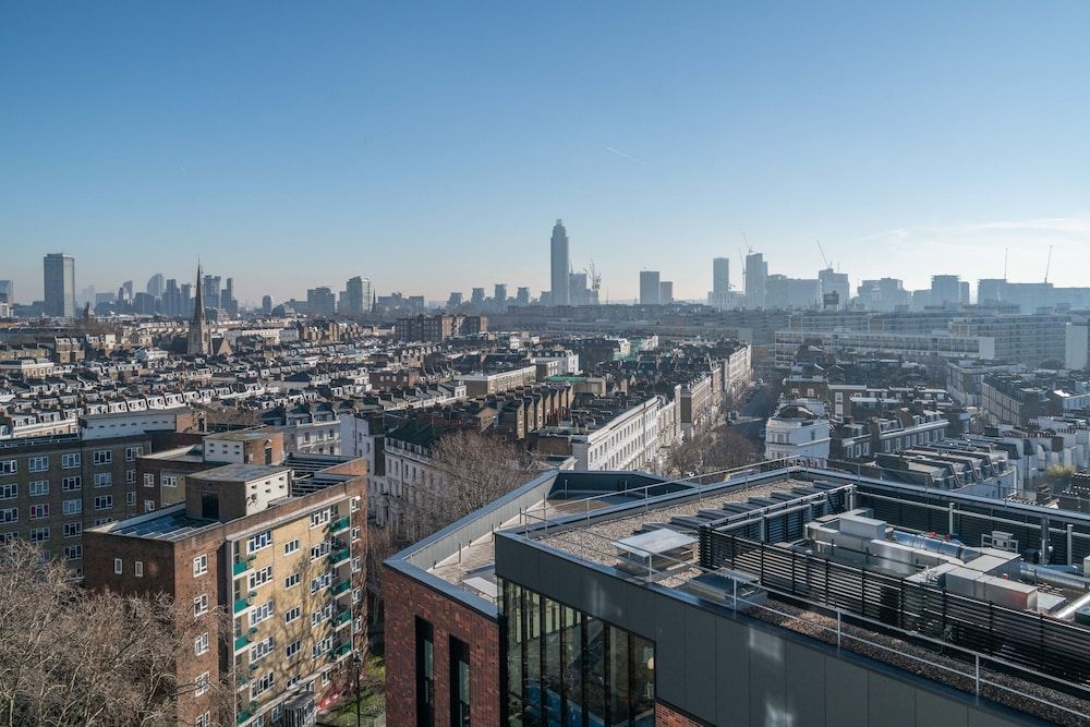 Modern Family Home close to Victoria Station Apartment (2 Bedrooms) 30