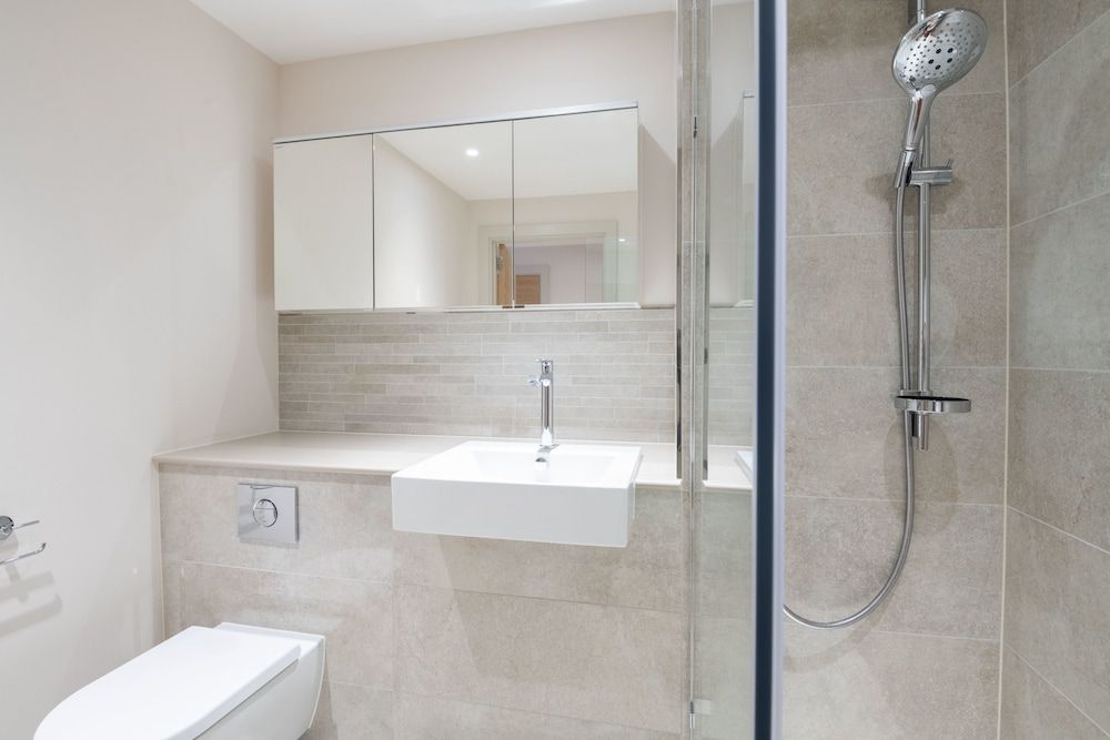 Modern Family Home close to Victoria Station Apartment (2 Bedrooms) 23