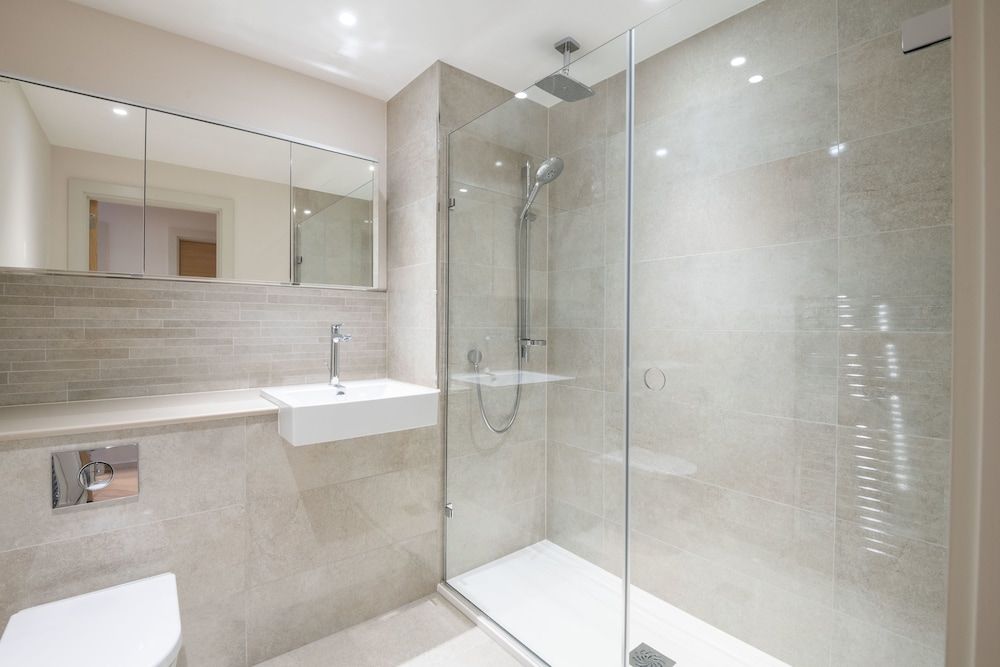 Modern Family Home close to Victoria Station Apartment (2 Bedrooms) 25