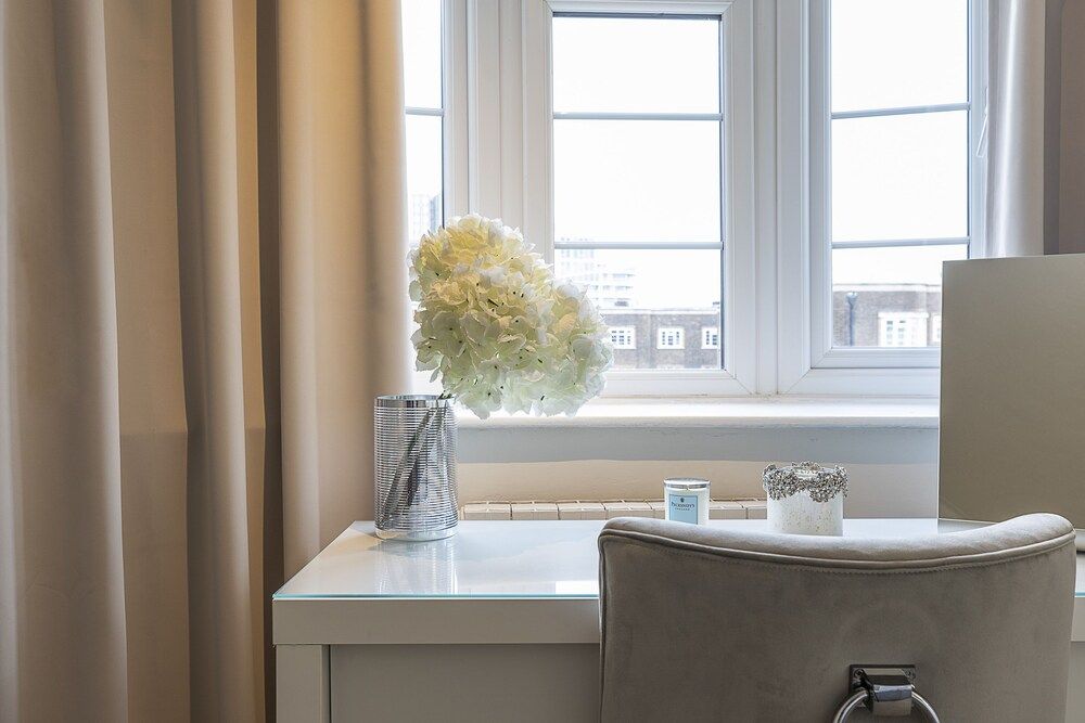 undefined Imperial Suite in Swiss Cottage 8