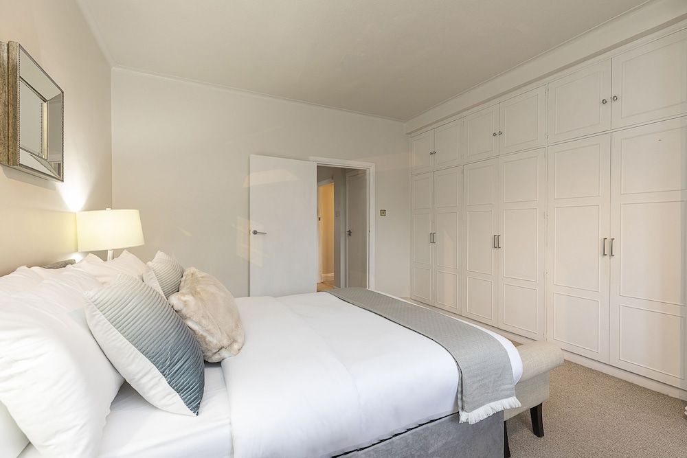 undefined Imperial Suite in Swiss Cottage 5