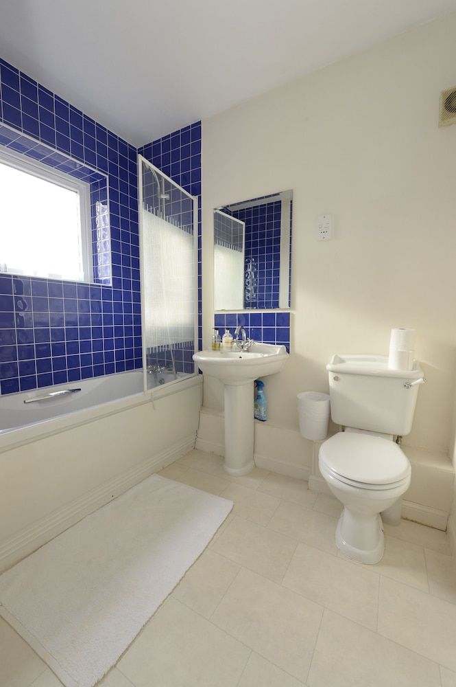 Excel Townhouse Deluxe Apartment, River View 9