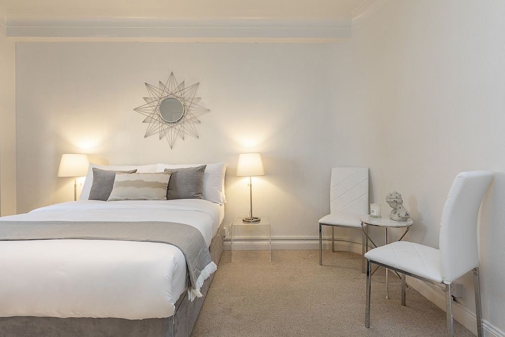 undefined Grand Swiss Cottage Apartment 5