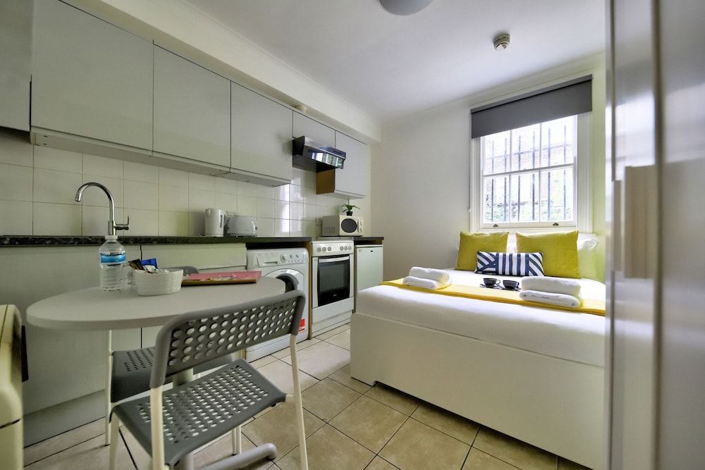 undefined IN2 Large Studio 9