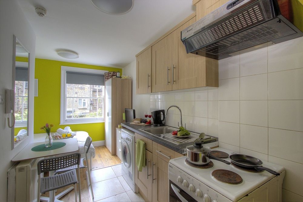 undefined IN2 Large Studio 4