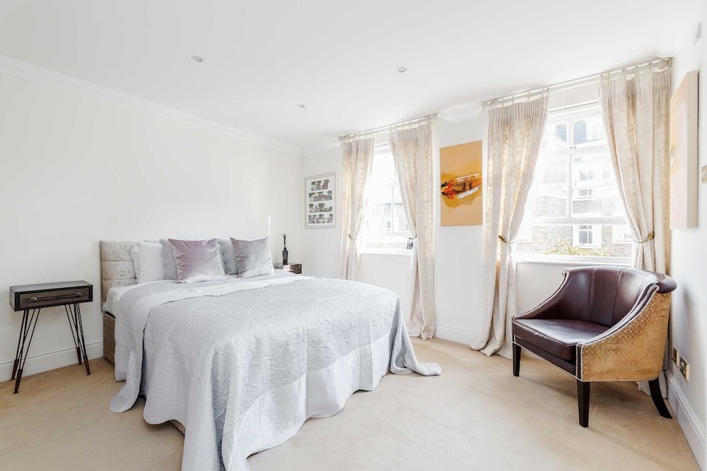 undefined Beautiful House in Heart of Kensington 6