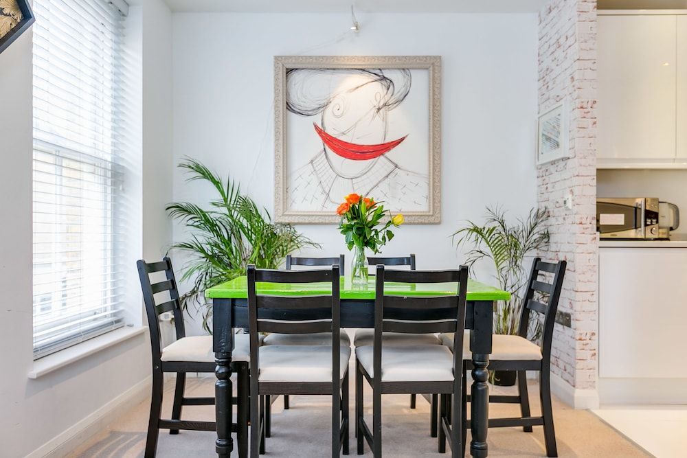 undefined The Art Inn 10