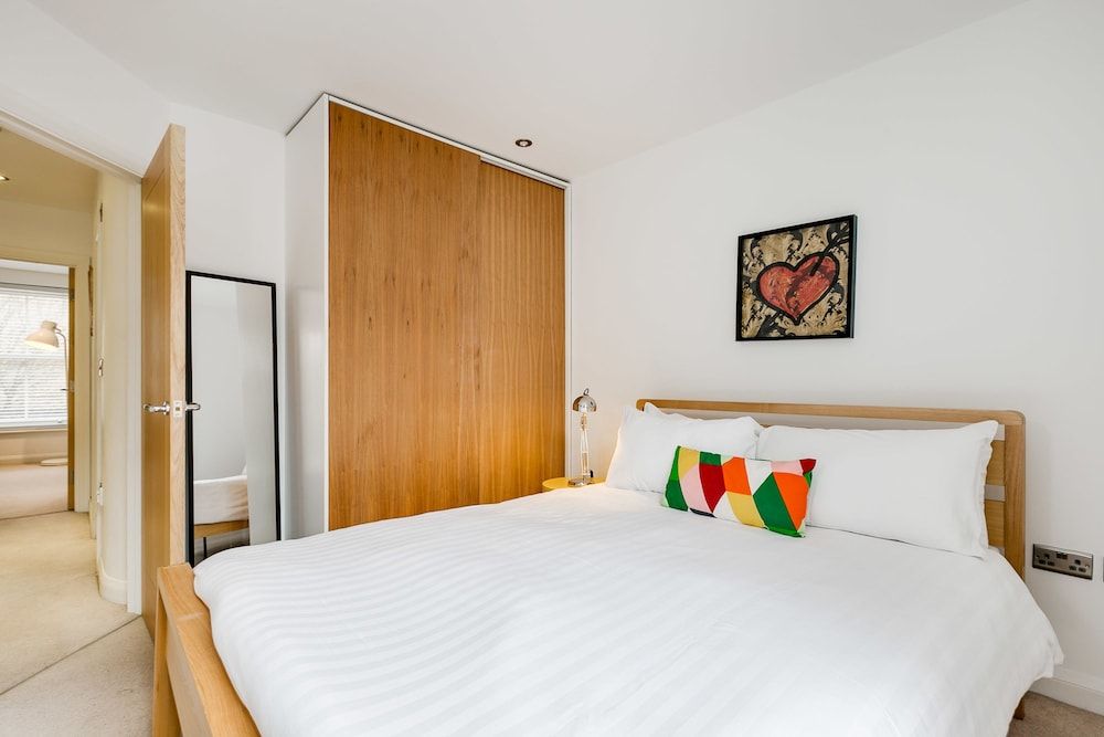 undefined The Art Inn 5