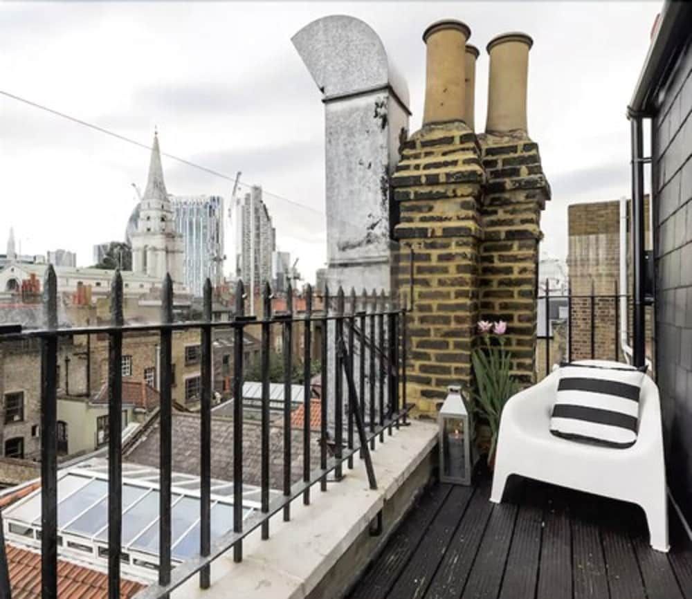 The Art Inn Panoramic Apartment, 1 Double Bed with Sofa bed, Balcony 5