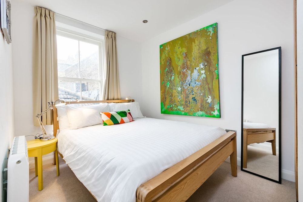 undefined The Art Inn 8