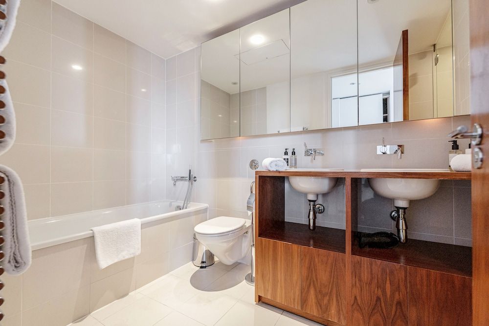 undefined Stunning 2 bed Penthouse apartment 3