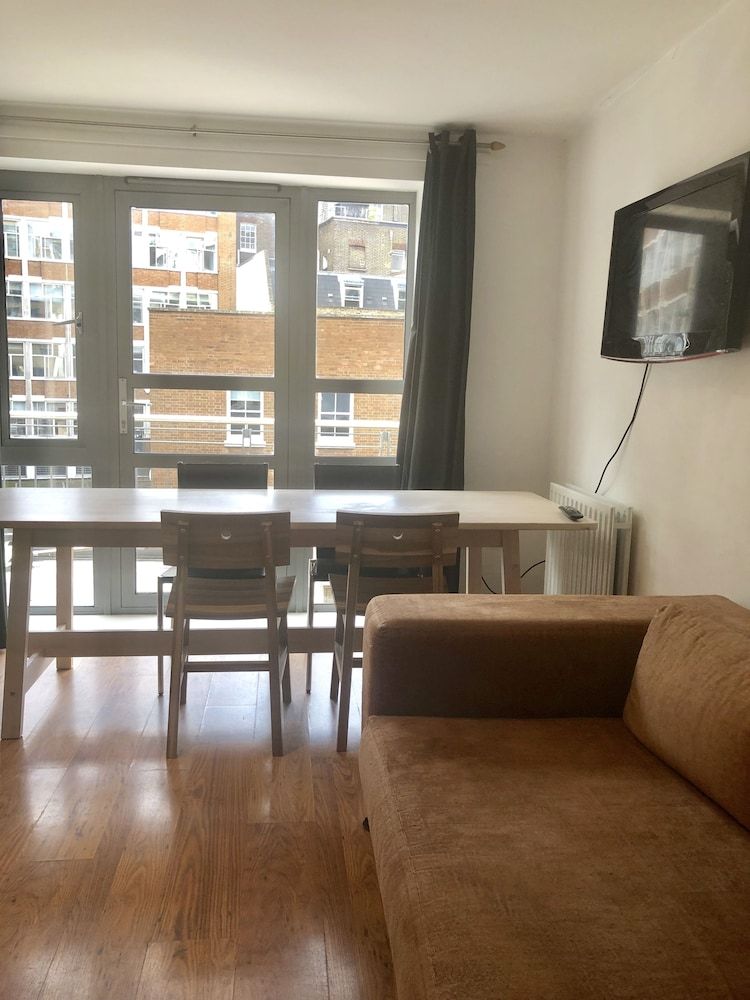 undefined Stylish Maisonette and studio in Victoria 6