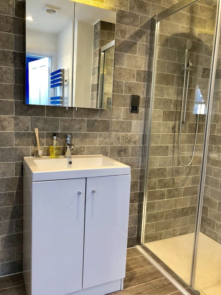 Stylish Maisonette and studio in Victoria City Apartment, 2 Bedrooms, Terrace, City View 6