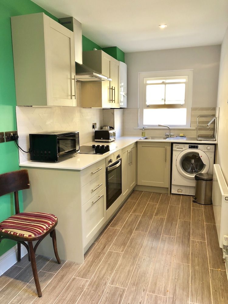 undefined Stylish Maisonette and studio in Victoria 3