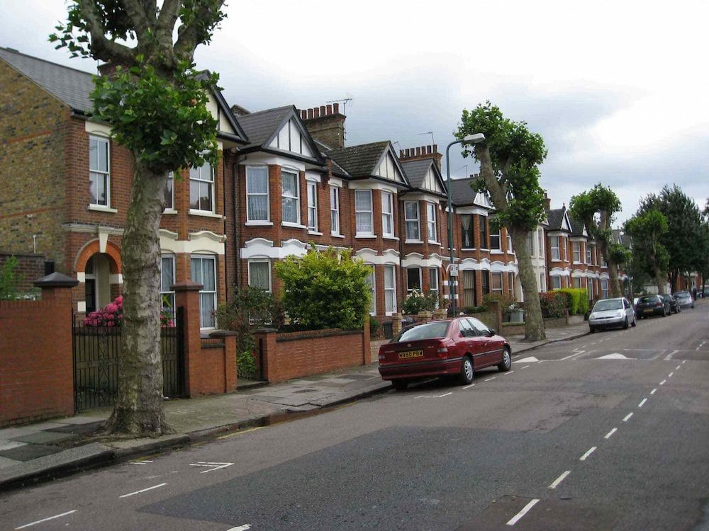 undefined R2 Medium Studio 5