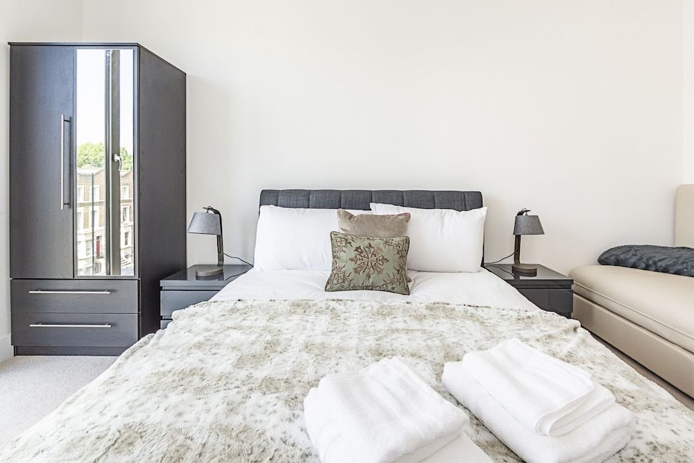 undefined Stunning Brand New Westminster Apartment 8