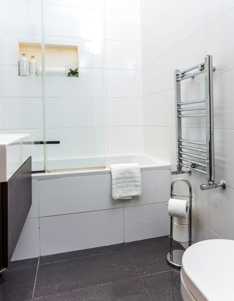 Westbourne Grove by Lime Street Apartment, 2 Bedrooms 11