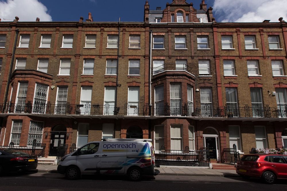 undefined Baker Street Apartments by Allô Housing 2