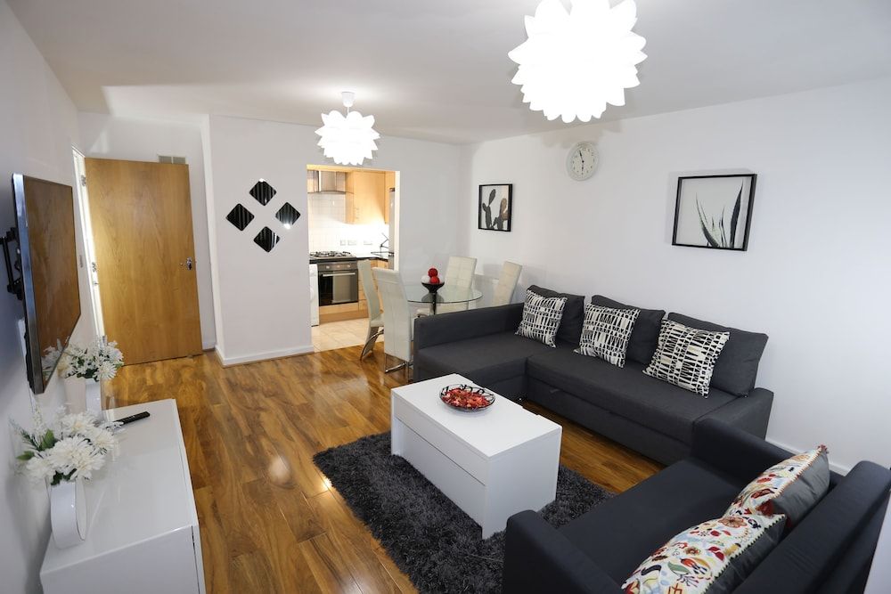 2 bed Riverview Bridge House Apartment Apartment, 2 Bedrooms 2