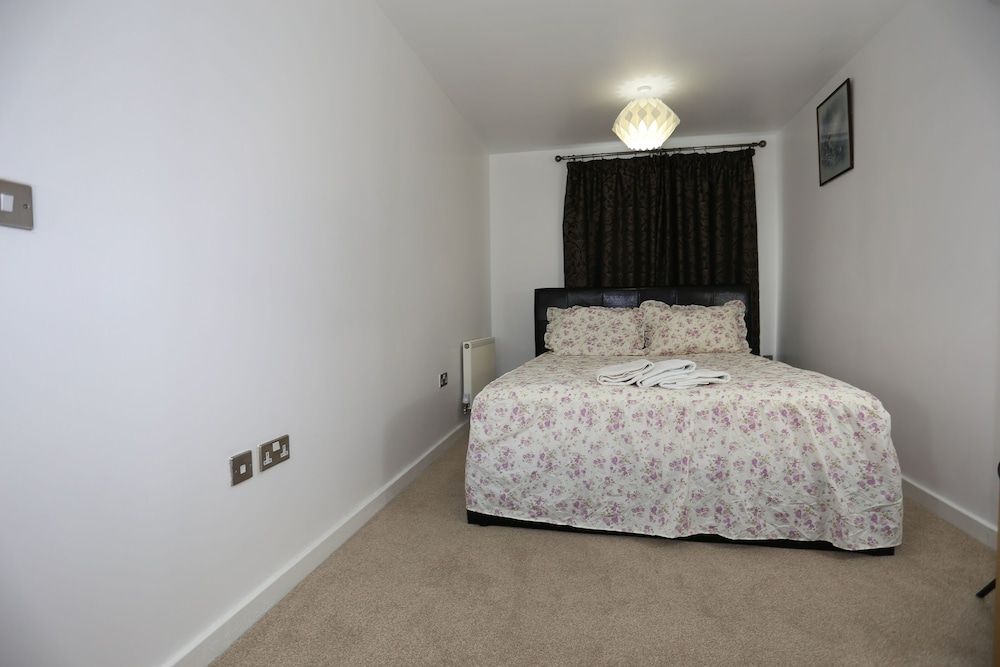 undefined 2 bed Riverview Bridge House Apartment 5