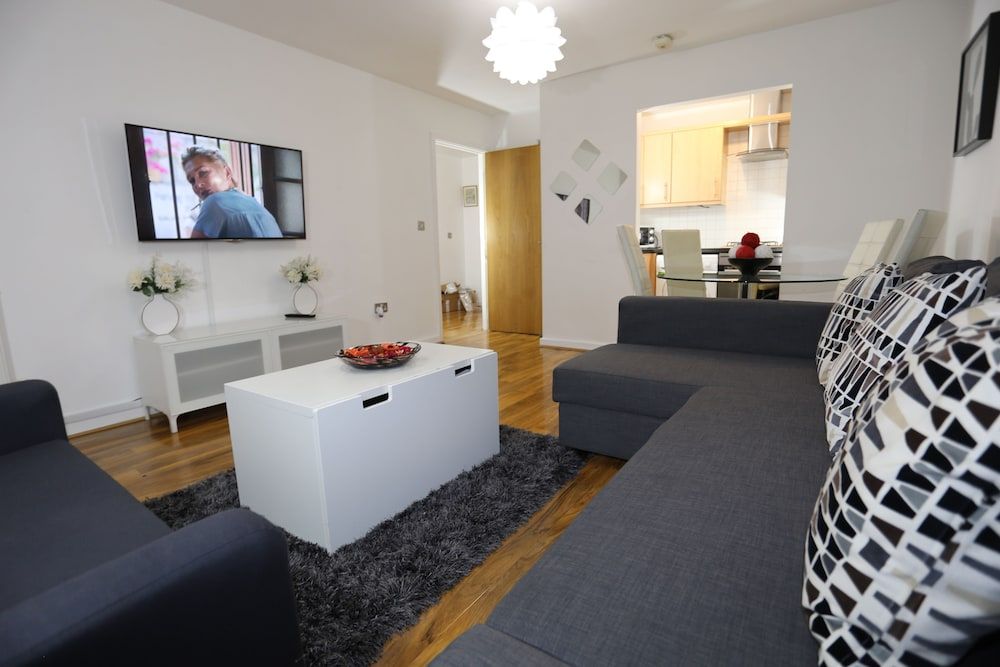 2 bed Riverview Bridge House Apartment Apartment, 2 Bedrooms 16