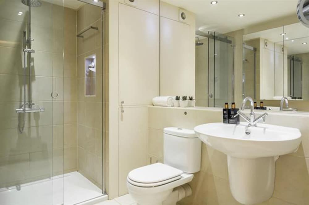 undefined Cleveland Square Mansions 10