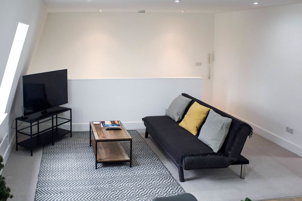 undefined Cosy Two Bed in Islington 6