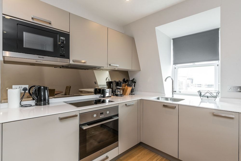 Piccadilly Lofts  by Allô Housing Apartment 8