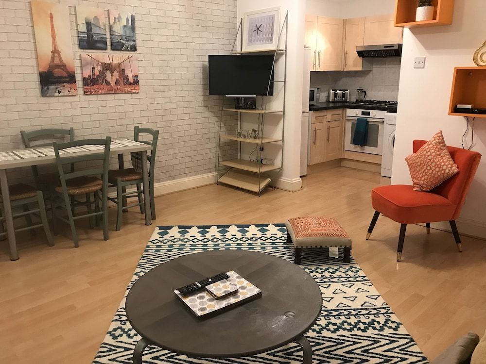 undefined Brondesbury Arms 6