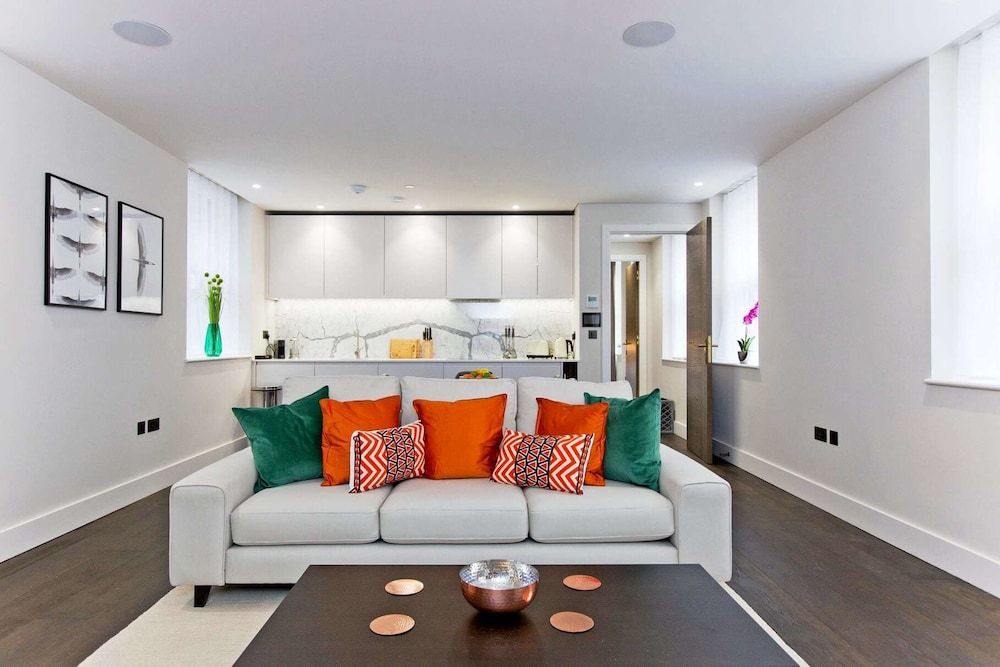 undefined Luxury 2 bed with lift ac and concierge