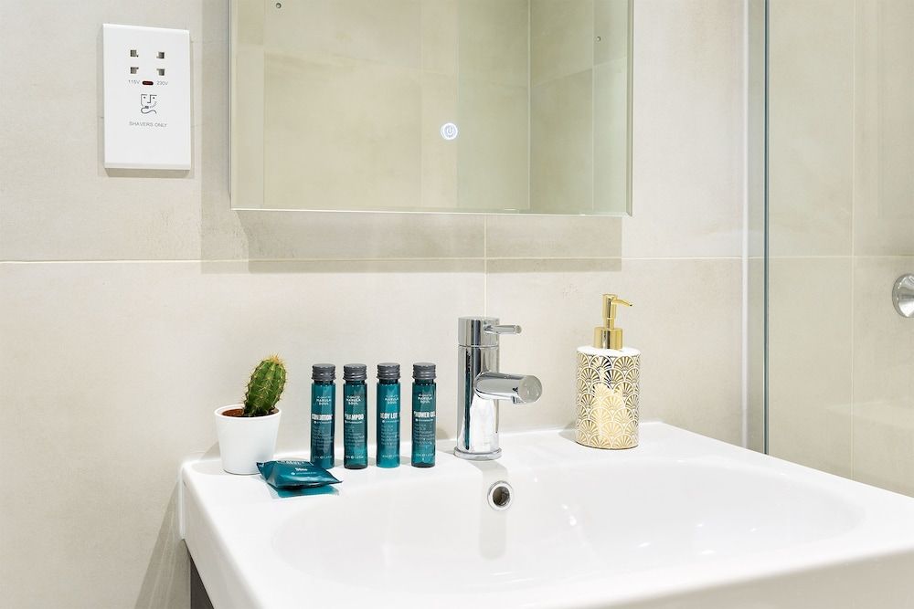 Heart of Camden Apartment, Multiple Beds (154c) 7