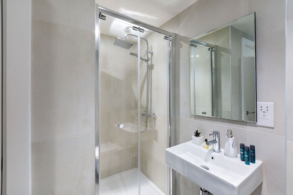 Heart of Camden Apartment, Multiple Beds (154b) 11