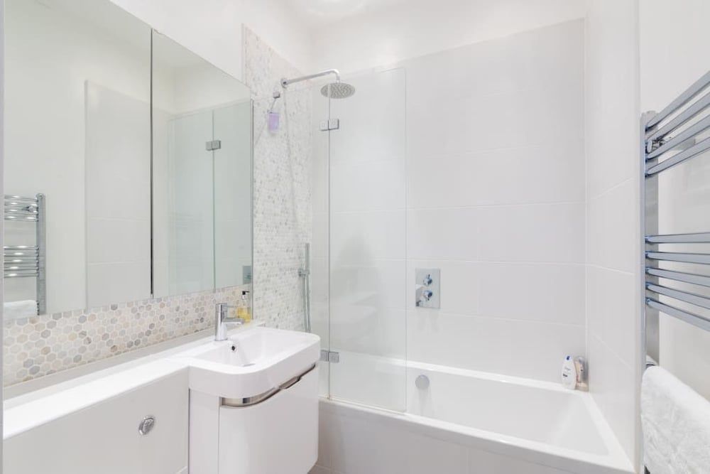 Modern stylish and luxurious 1 bed flat Apartment, 1 Bedroom 38