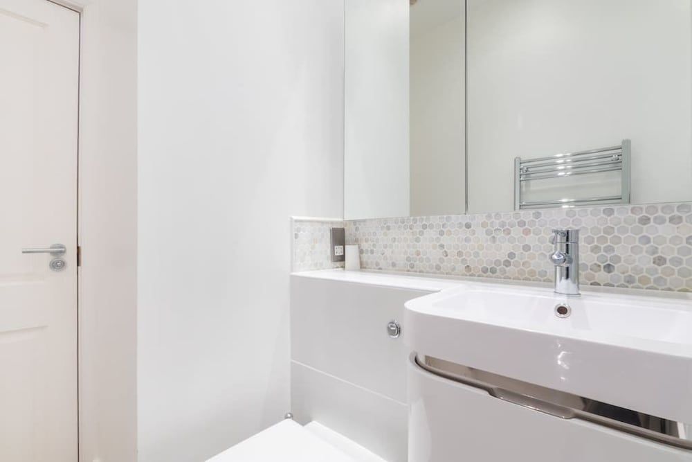 Modern stylish and luxurious 1 bed flat Apartment, 1 Bedroom 36